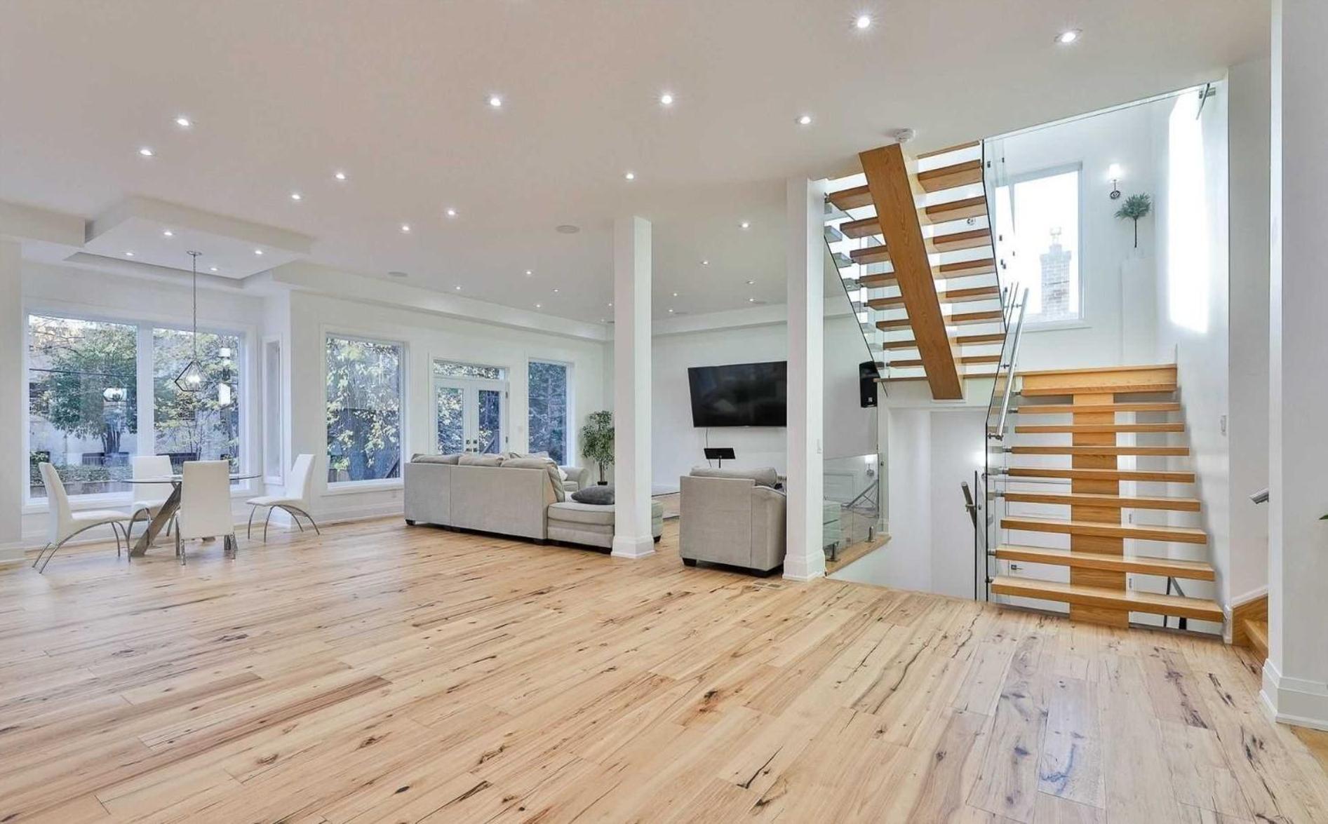 Executive Room In Toronto Next To Yorkdale Shopping Centre Exterior photo