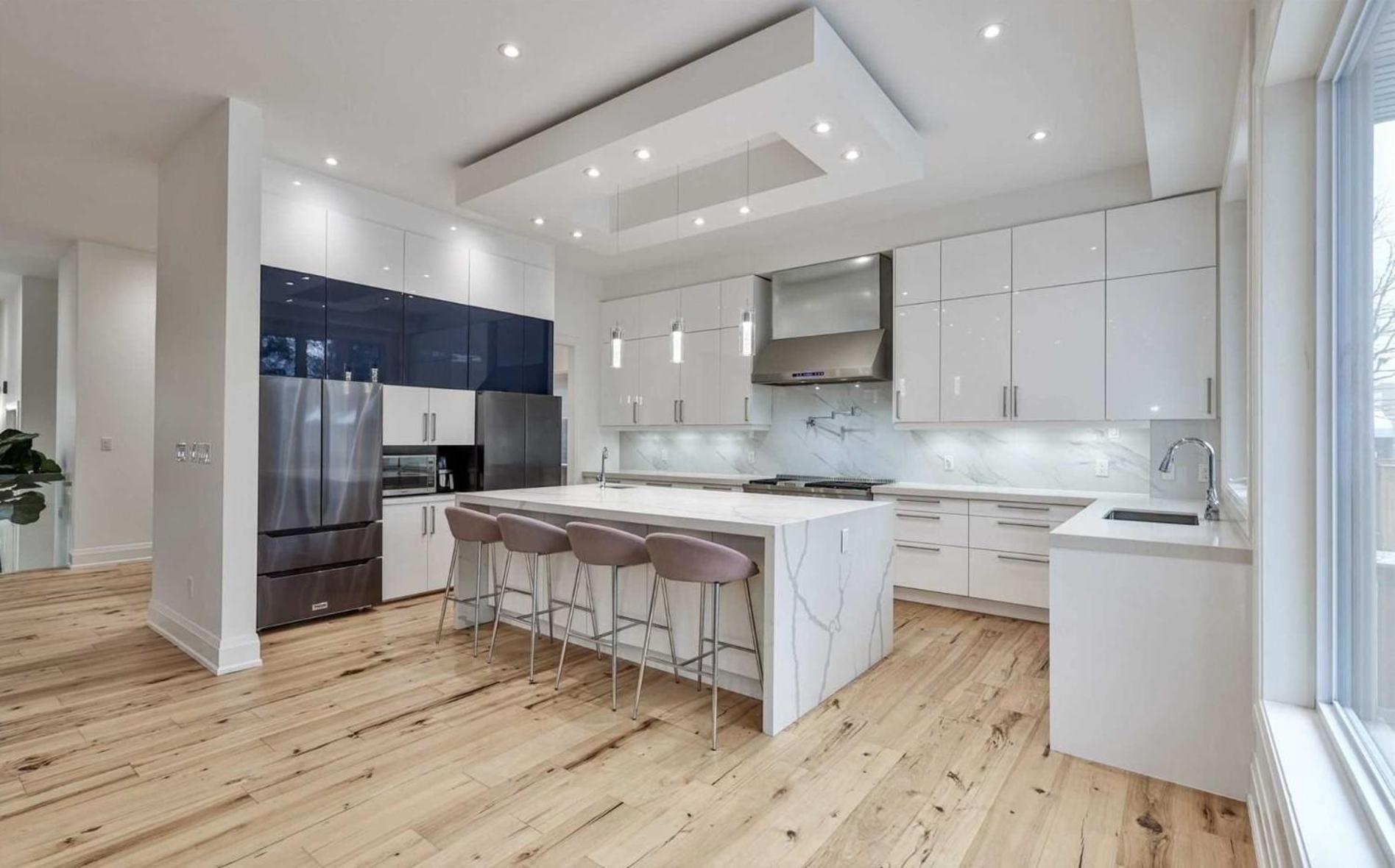 Executive Room In Toronto Next To Yorkdale Shopping Centre Exterior photo