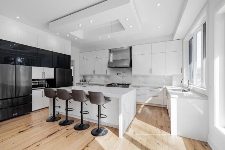 Executive Room In Toronto Next To Yorkdale Shopping Centre Exterior photo